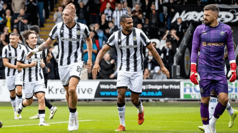Phillips' Double Sends St Mirren Into Cup Last 16