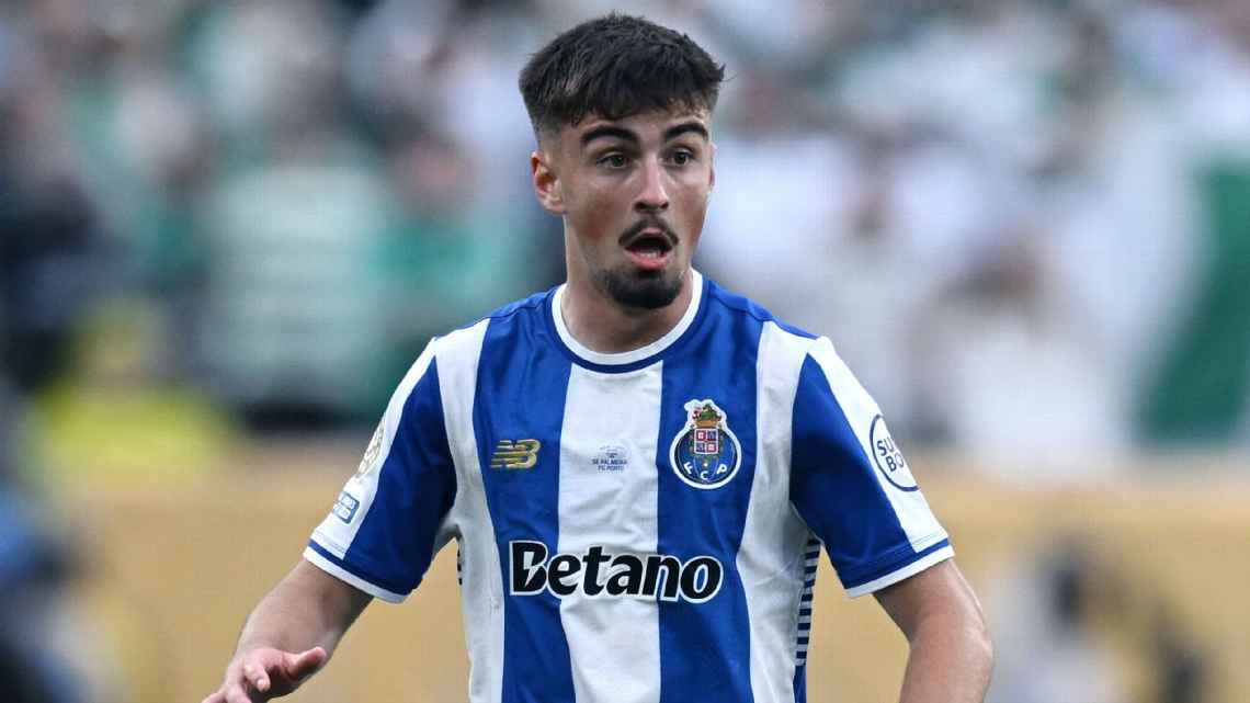 Transfer rumors, news: Porto's Fernandes Sparks European Bidding War